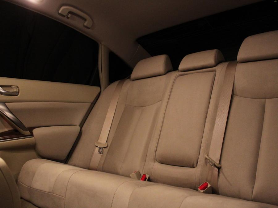 Интерьер Mitsuoka Galue III 2005 года  (фото 4 из 6)